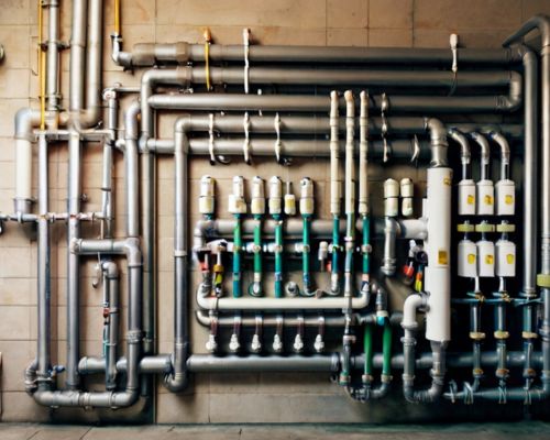 Pipe system with shut-off valves.